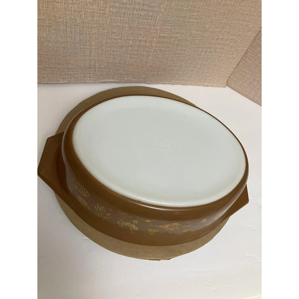 Pyrex Casserole Dish 1.5qt Brown Excellent Early American Gold Eagle 474-B